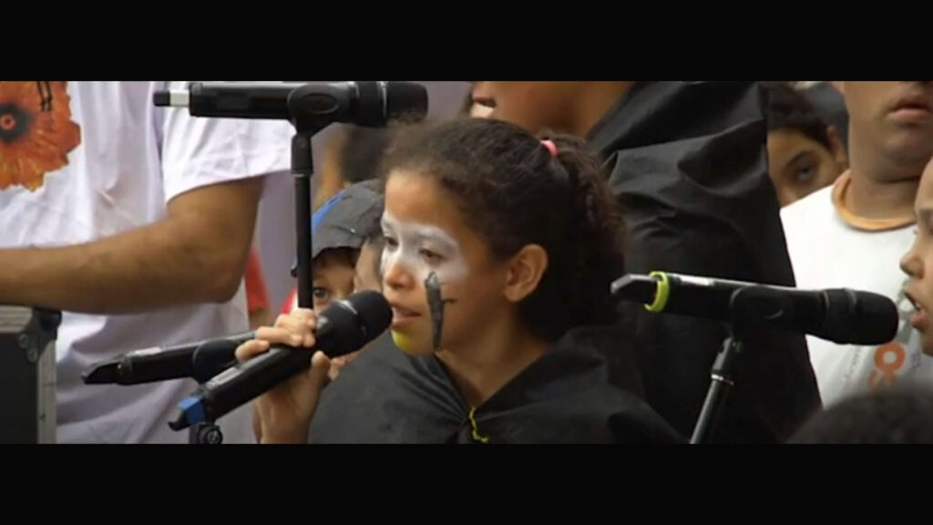 denise-milan_performance_cortejo-das-vidas-preciosas_06